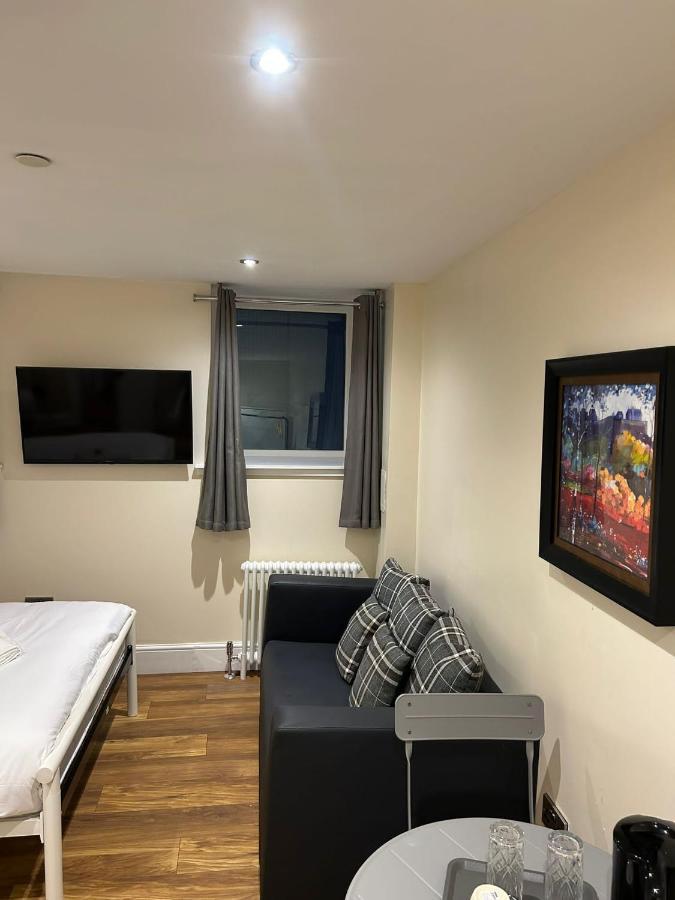 Modern Double Room With Sofa エディンバラ エクステリア 写真